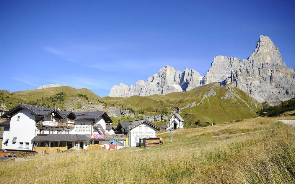 Hotel Alpenrose Passo Rolle Bagian luar foto