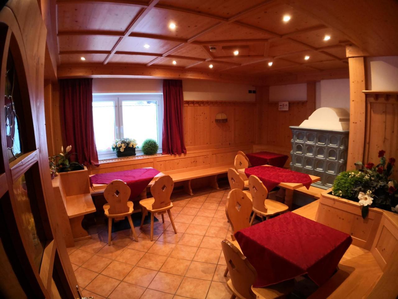 Hotel Alpenrose Passo Rolle Bagian luar foto