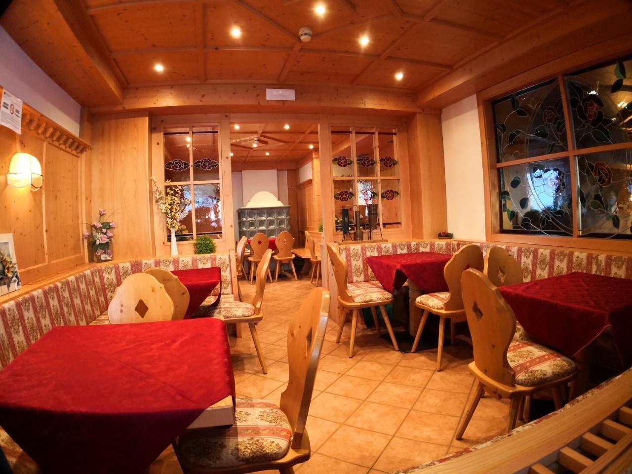 Hotel Alpenrose Passo Rolle Bagian luar foto