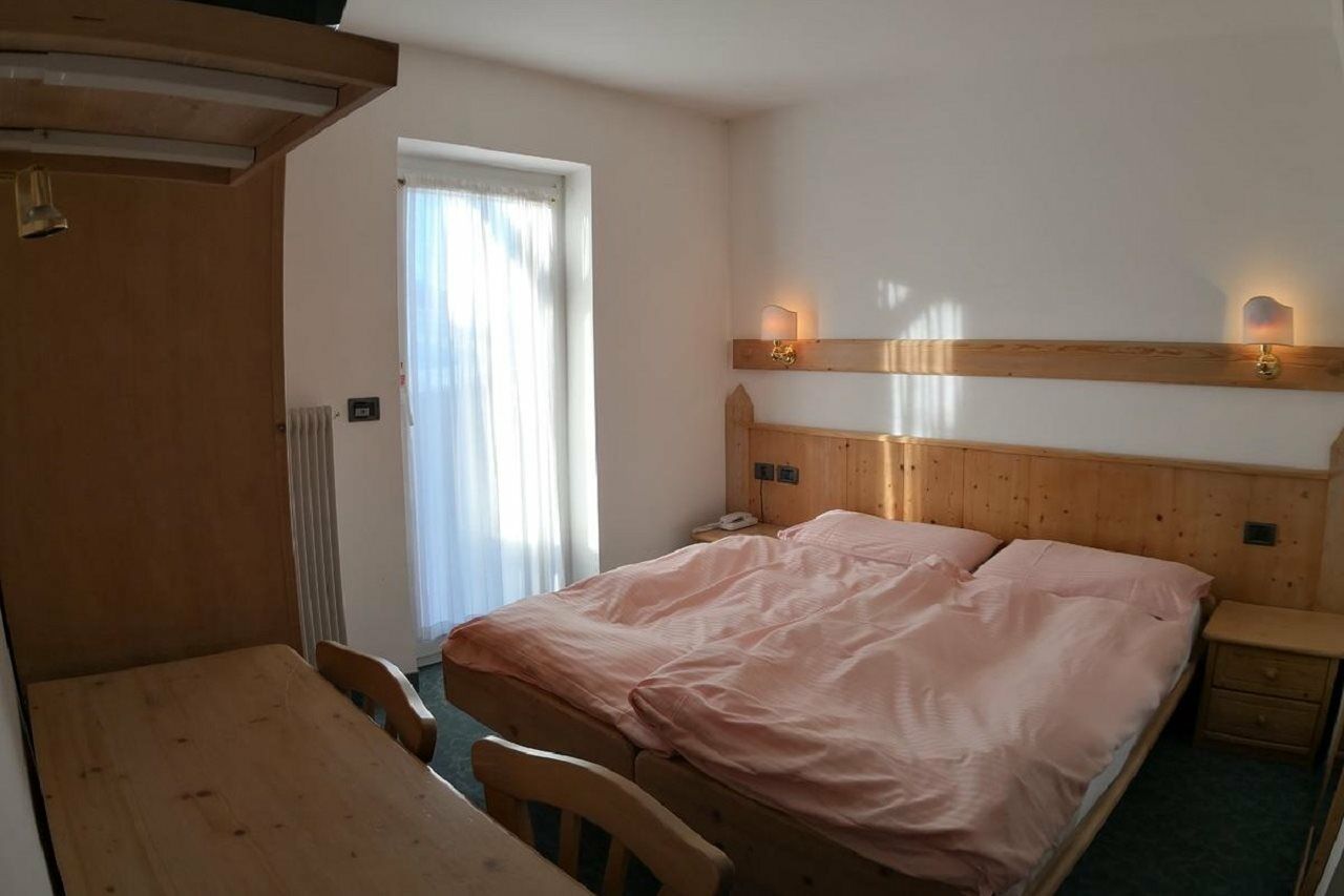 Hotel Alpenrose Passo Rolle Bagian luar foto