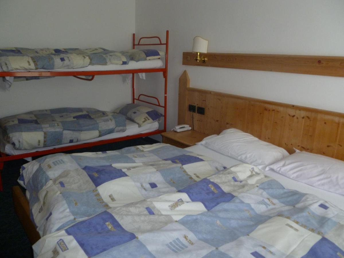 Hotel Alpenrose Passo Rolle Ruang foto